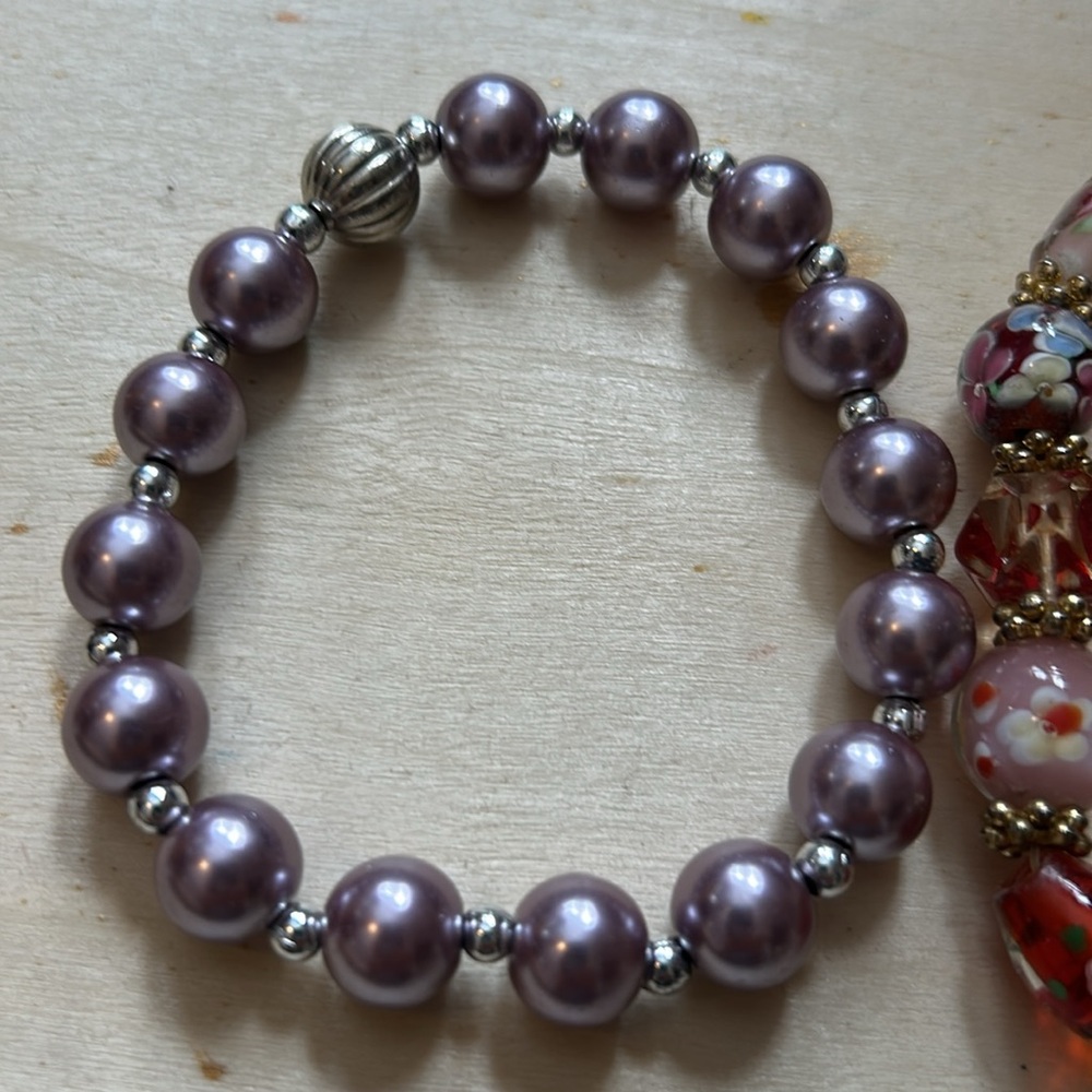 Stretch bracelets. - Picture 2 of 4